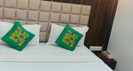 Hotel Toss n Sipp Powai Room Type - Deluxe Room
