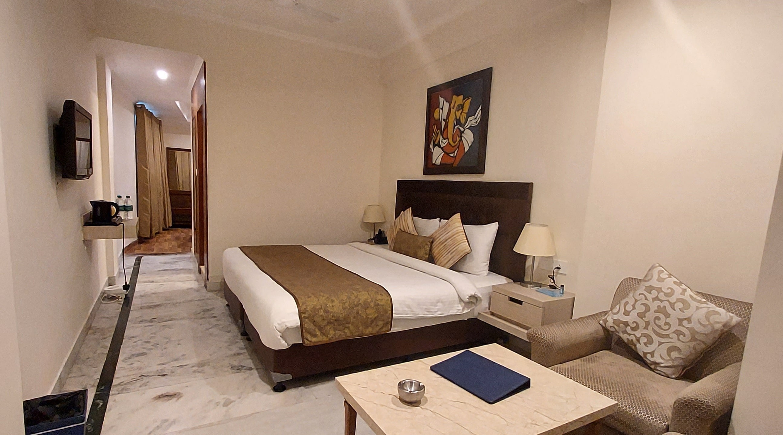 Hotel Green Castle Mall Road, Mussoorie - Tap to explore photos