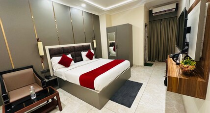 Hotel Nutan Clarks Room Type - Super Deluxe Room