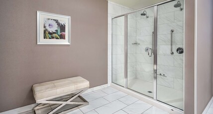 Hilton Garden Inn Phoenix Downtown Room Type - 1 KING BED 1 BEDROOM SUITE