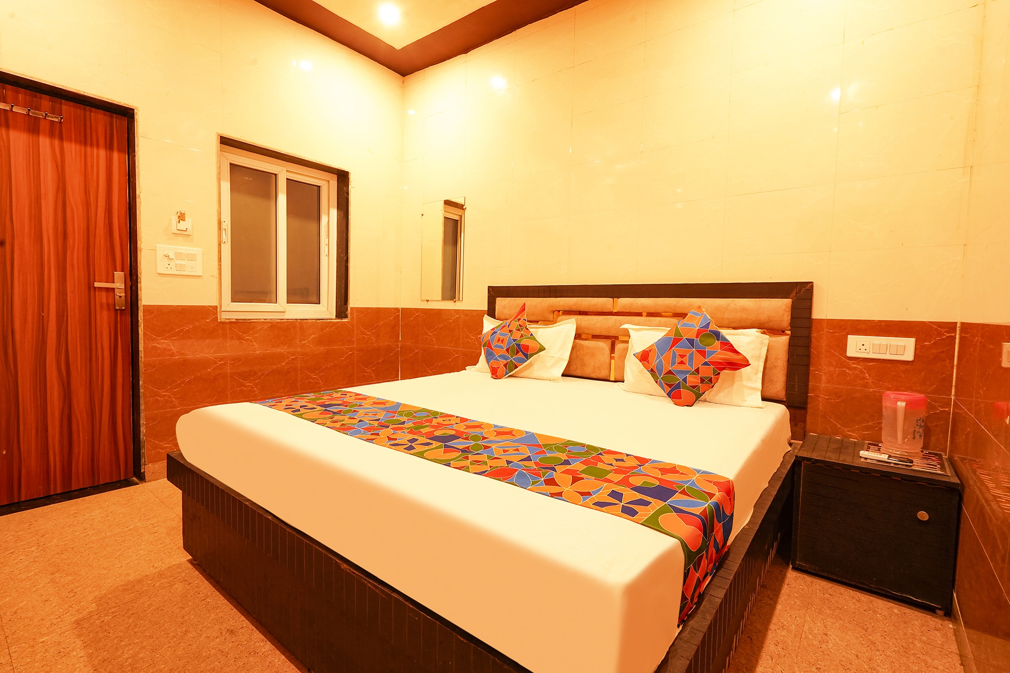 FabHotel Shri Bhagat Ji Sewa Dham - 250m from prem mandir - Tap to explore photos