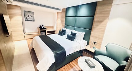 Oshin Calicut Room Type - Deluxe King Room