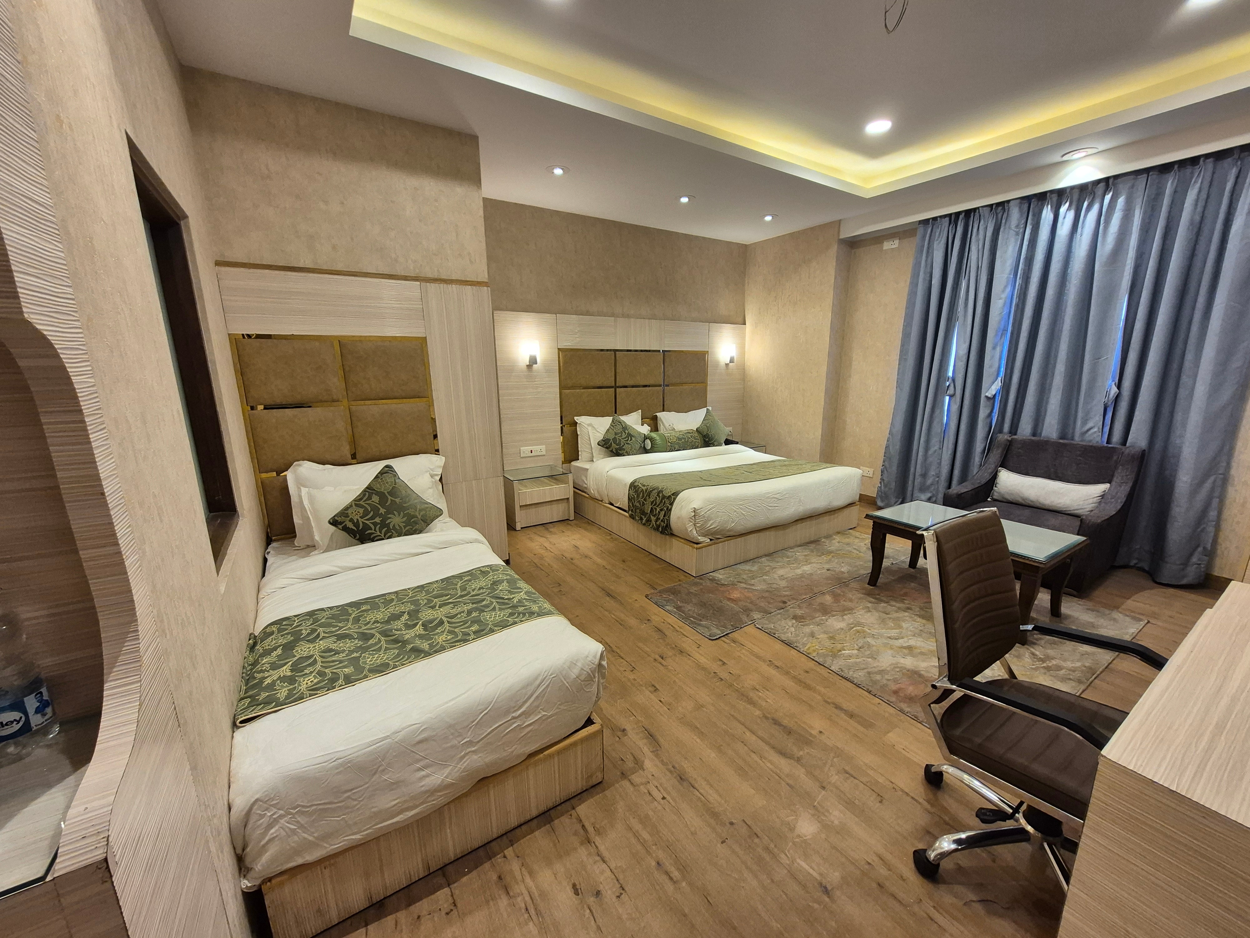 The Platinum Grand Mamta (Nearby Dal Lake) - Tap to explore photos