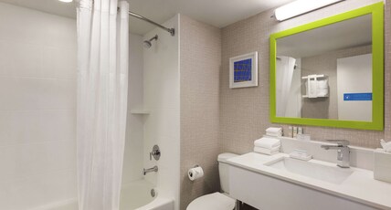 Hampton Inn & Suites Ft. Lauderdale Arpt/So. Cruise Port, FL Room Type - 2 DOUBLE BEDS