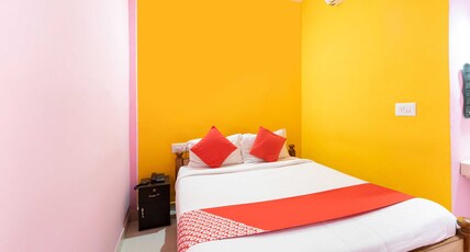 Hotel O SN Deluxe Room Type - Classic