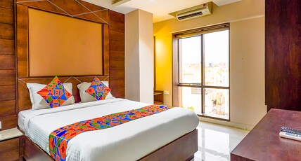 FabHotel Eros 211 - Nr. Sreebhumi Room Type - Deluxe Room