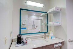 Hampton Inn & Suites by Hilton Boston/Stoughton