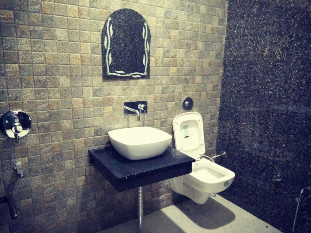 New Mayur Hotel - Tap to explore photos