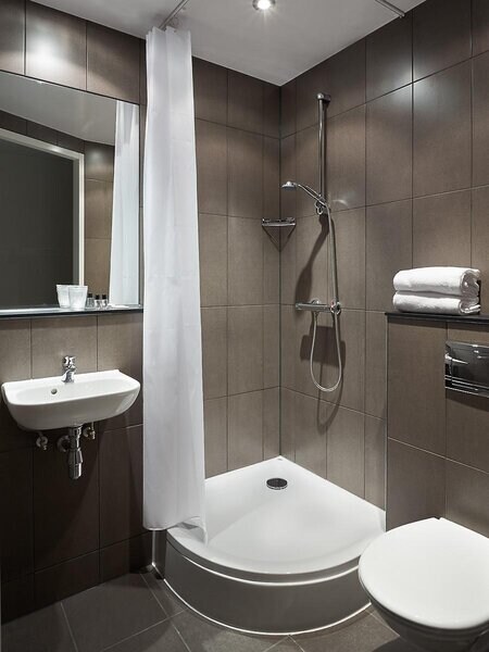 The Social Hub Amsterdam West 3* - Tap to explore photos
