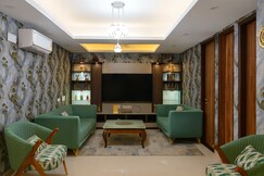 The Queens 2 BHK Near Taj Foothills