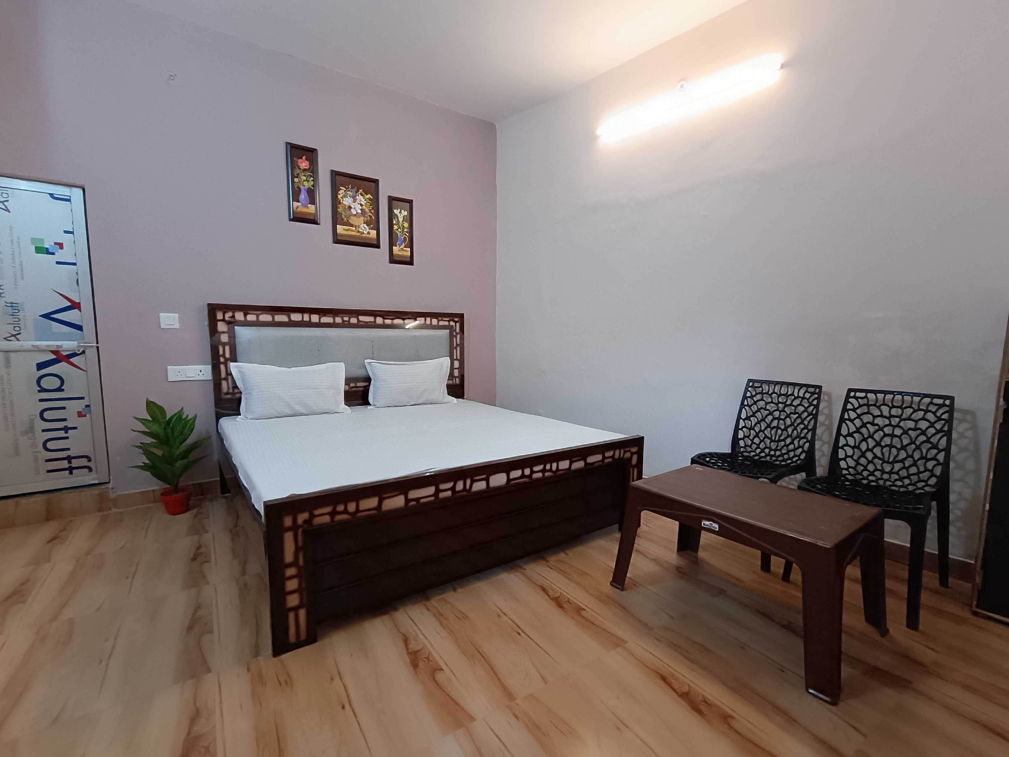 Hotel O Pari Mahal - Tap to explore photos