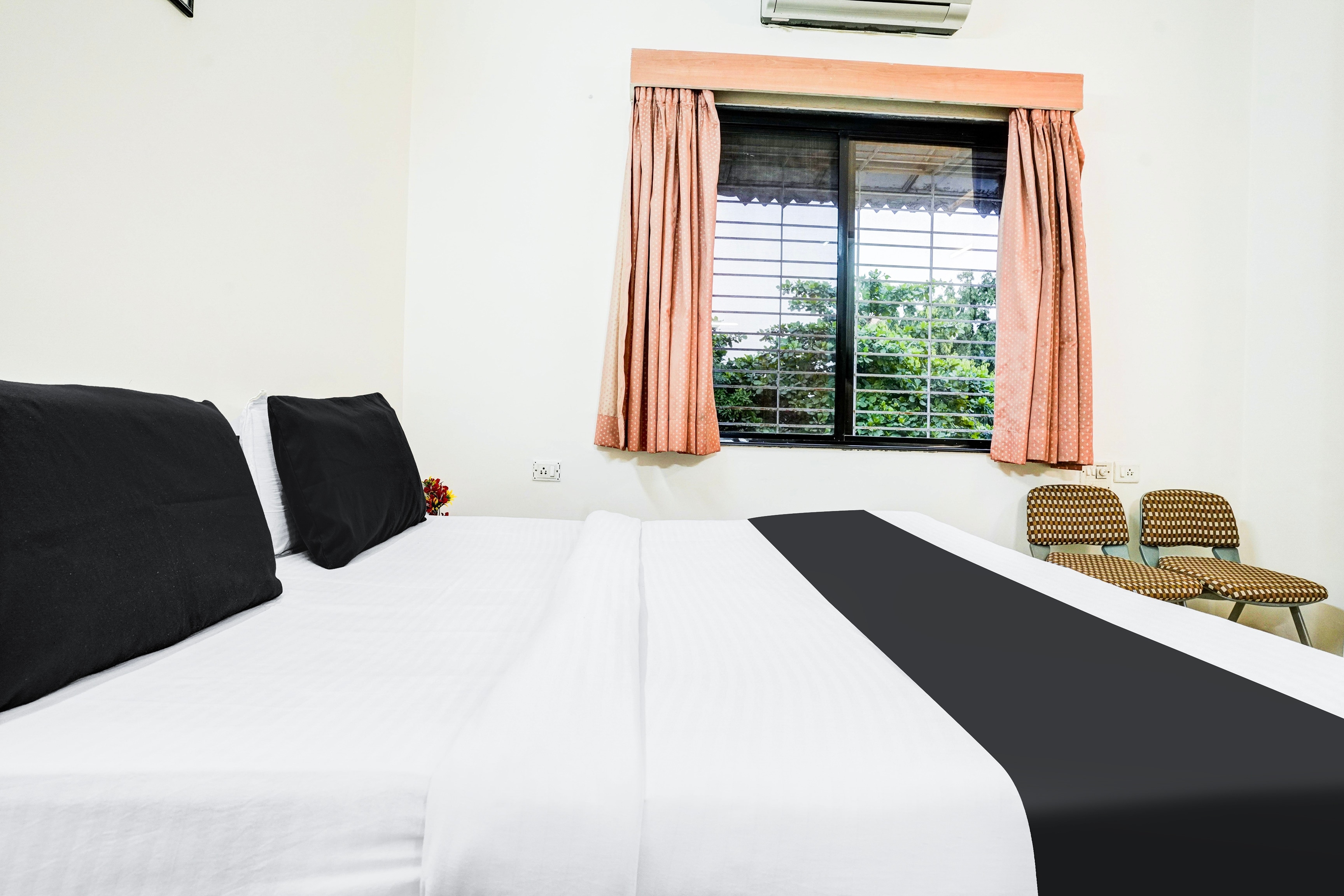 Super Hotel O Nashik - Tap to explore photos