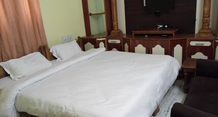 Moon Light Guest House 3 Room Type - Non AC