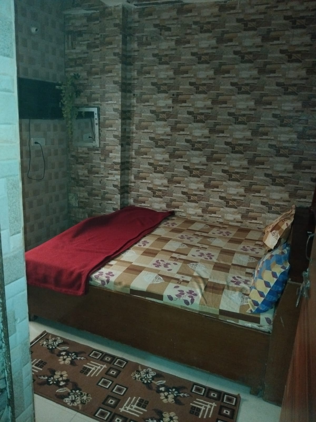 Priyakant zoo sadan Vrindavan Home Stay - Tap to explore photos