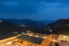 Panorama Pines Hill View