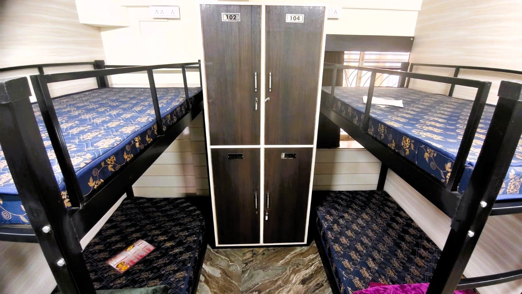 Shree Laxmi Guest House - Tap to explore photos