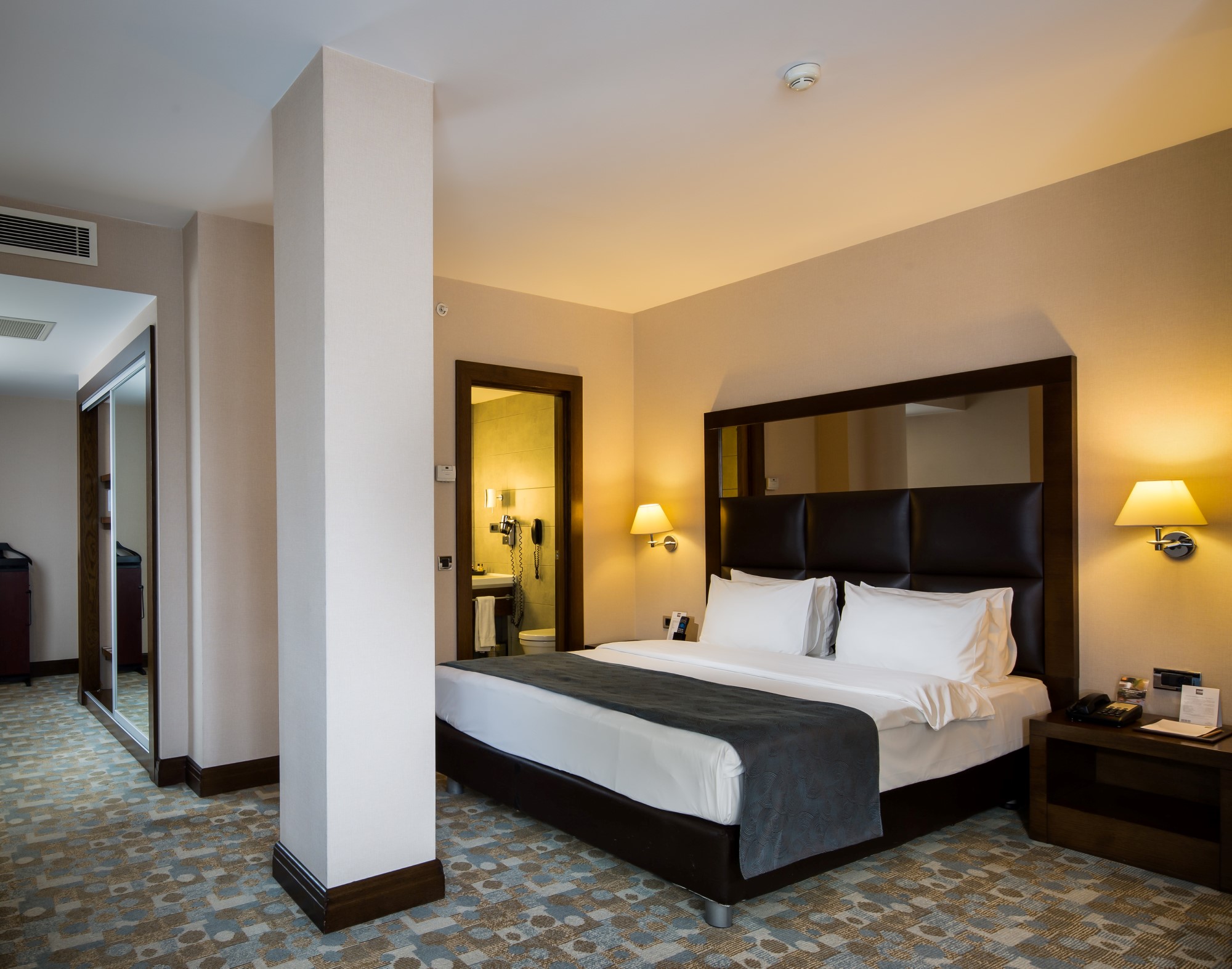 Midtown Hotel Taksim Istanbul - Tap to explore photos