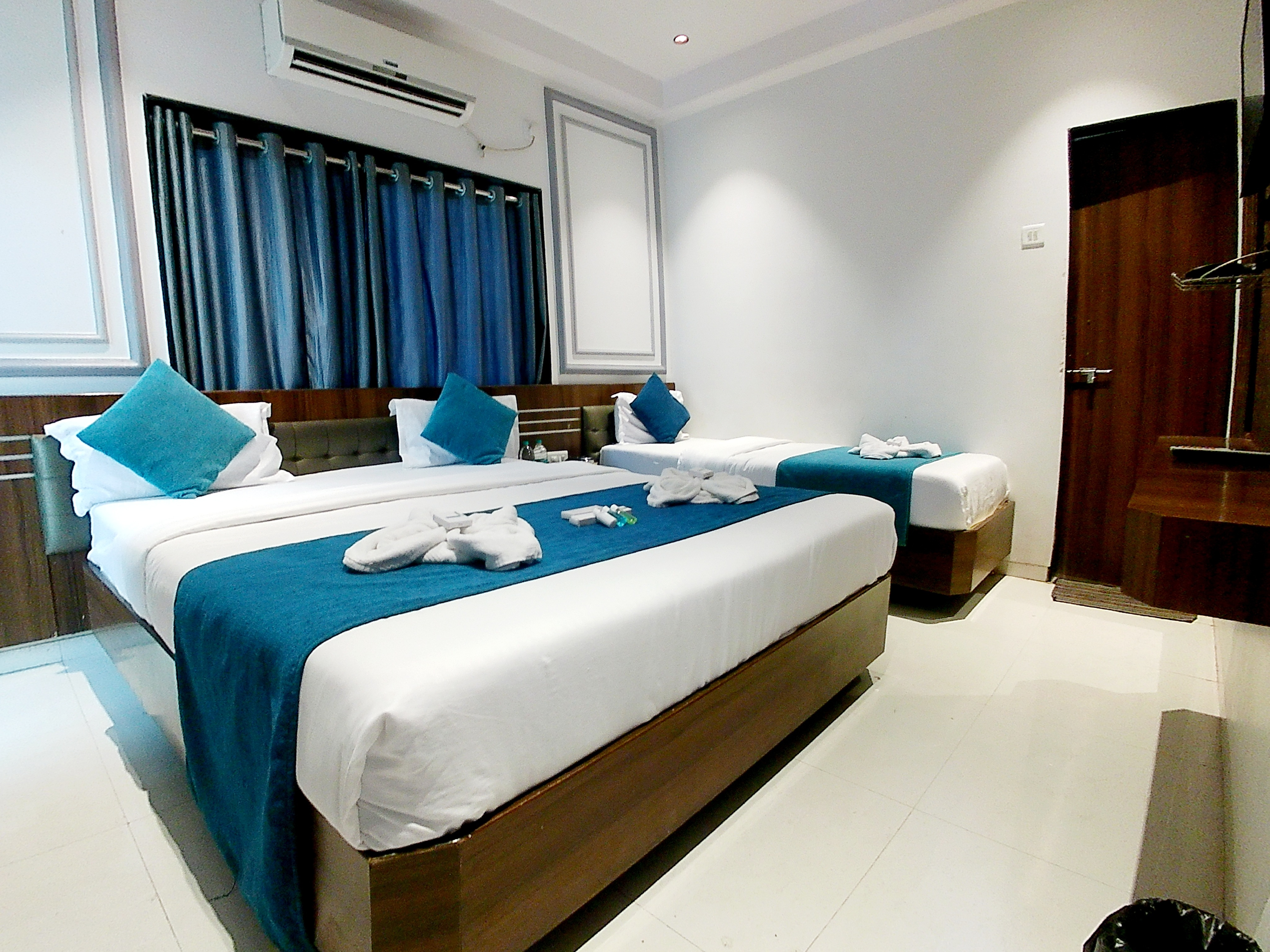 Hotel Kiara Govind Park - Tap to explore photos