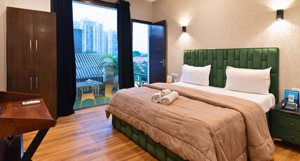 Hotel City Premier - Golf Course Road Room Type - Executive Room Free WiFi