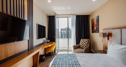 Best Western Plus Batumi Room Type - 1 Queen Bed, Non-Smoking, Standard Room, Balcony, Mini Bar, Safe, Air-Conditioned Best Western Plus Batumi Room Type - 1 Queen Bed, Non-Smoking, Standard Room, Balcony, Mini Bar, Safe, Air-Conditioned