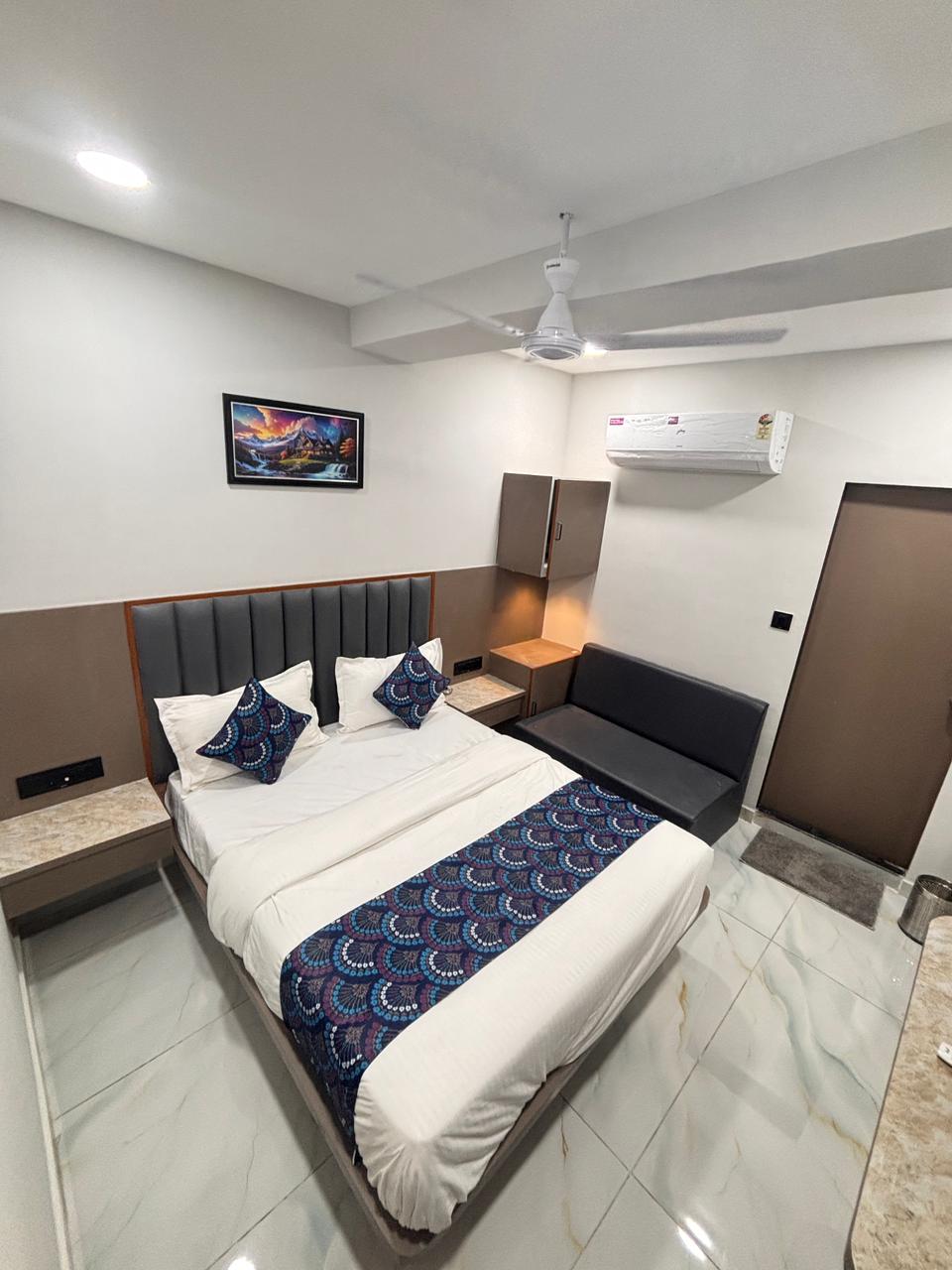Hotel Sai Inn- - Tap to explore photos