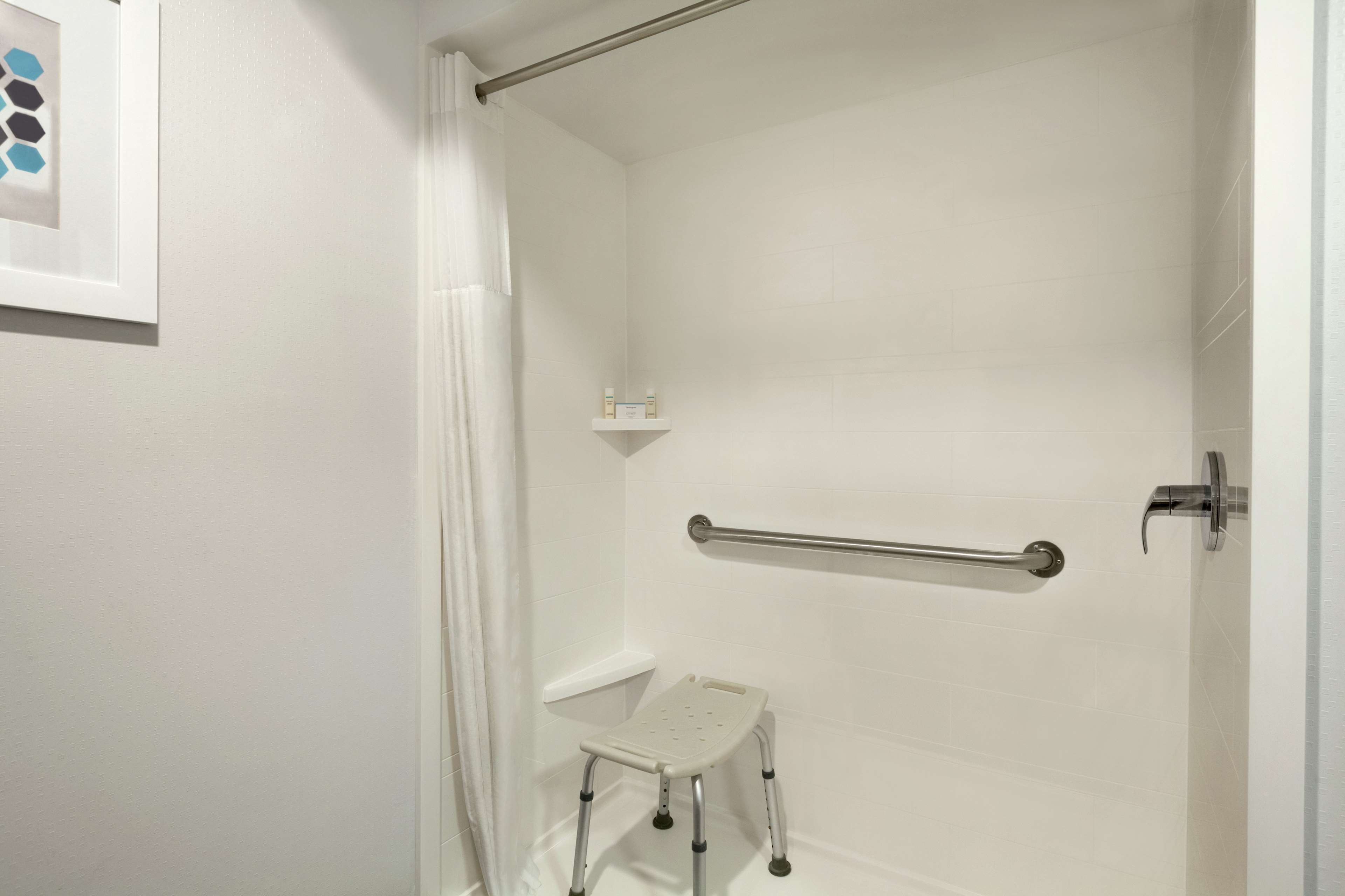 Hampton Inn Clackamas - Tap to explore photos