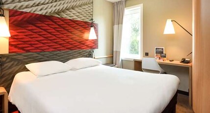 IBIS BRUSSELS ERASMUS Room Type - Superior Room with double Bed for 2 persons