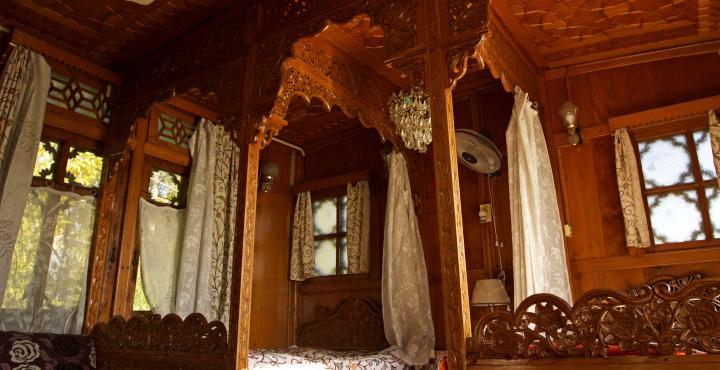 Heaven Breeze Group of Houseboats - Tap to explore photos