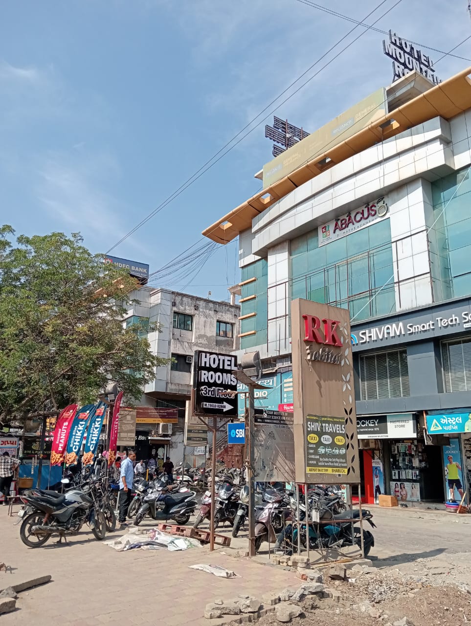 Hotel Mountain - Tap to explore photos