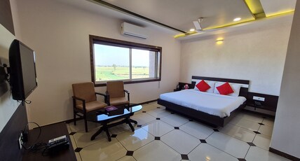 Hotel Shiv Shakti Room Type - Deluxe room