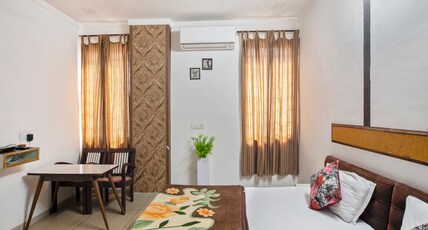 The Shine Room Type - Ac Deluxe Room