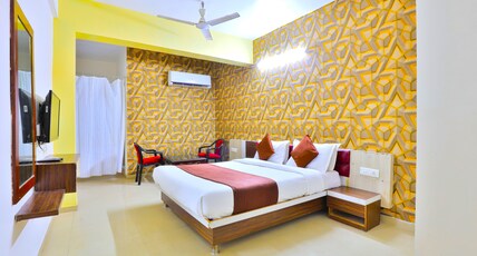 Hotel Nilkanth,Ahmedabad Room Type - Deluxe Room