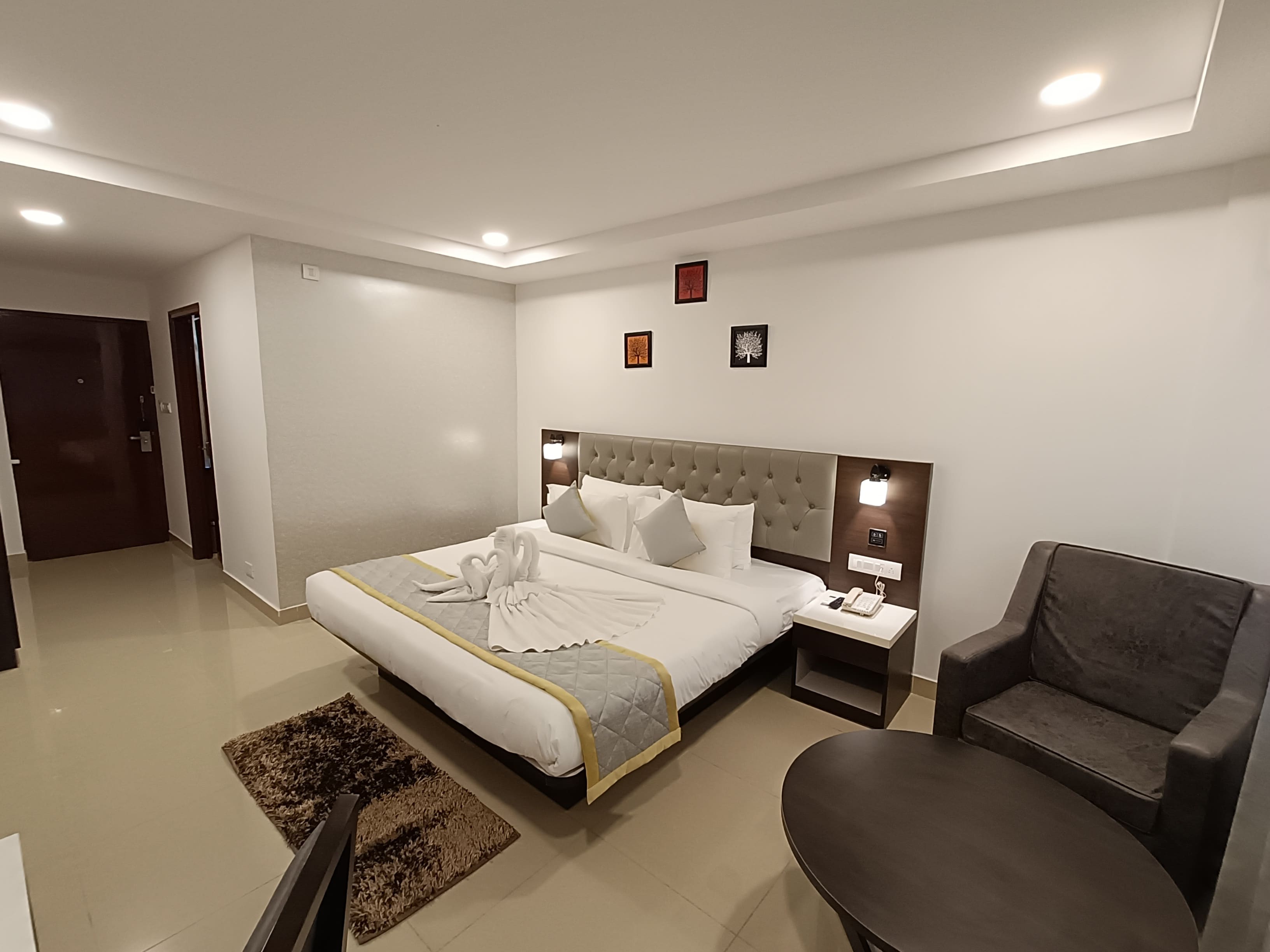 Marksman Resort - Tap to explore photos