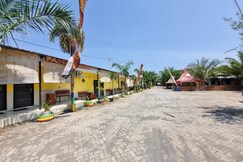 Hotel O New Asembagus 3