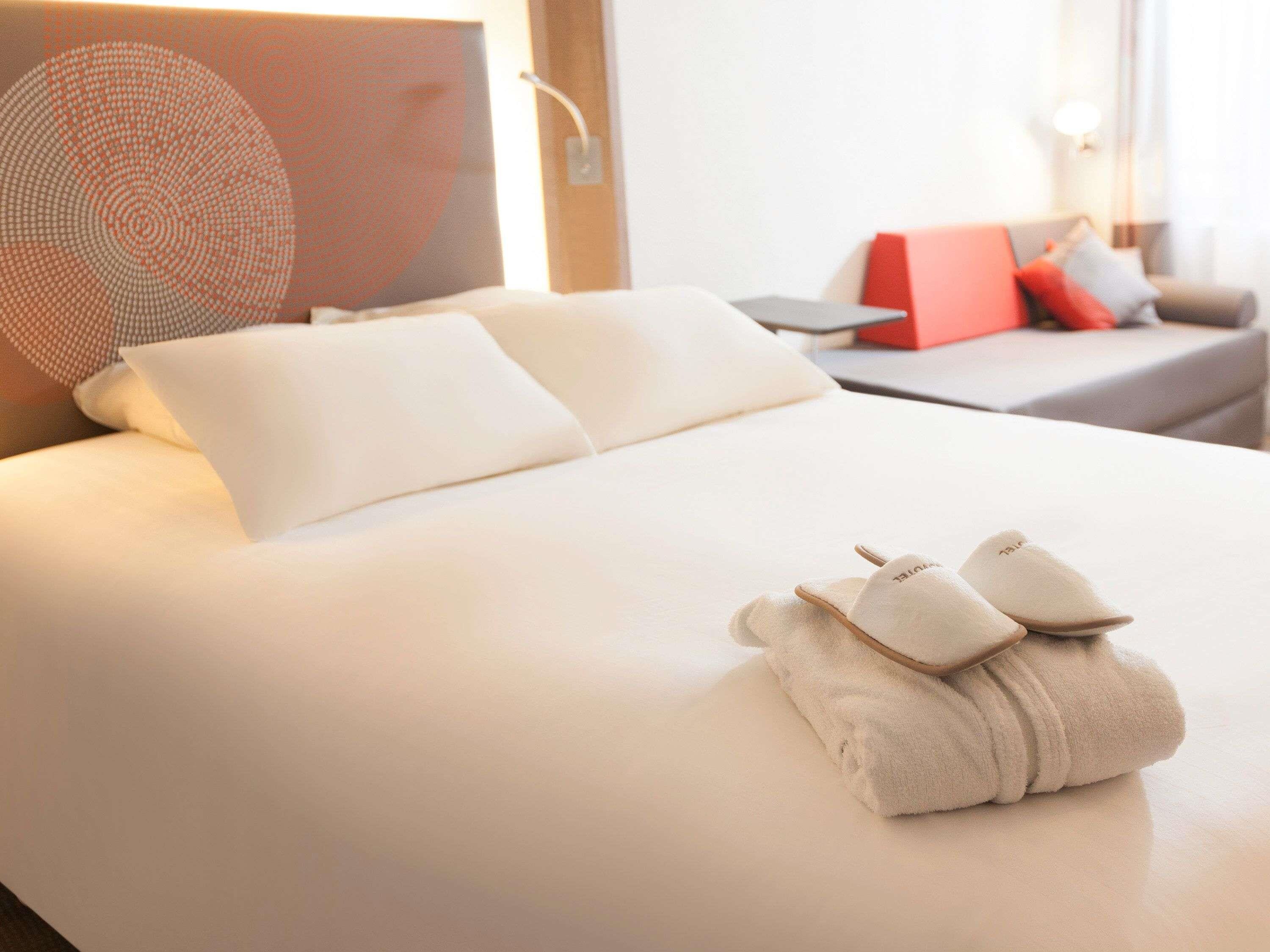 Novotel Massy Palaiseau - Tap to explore photos