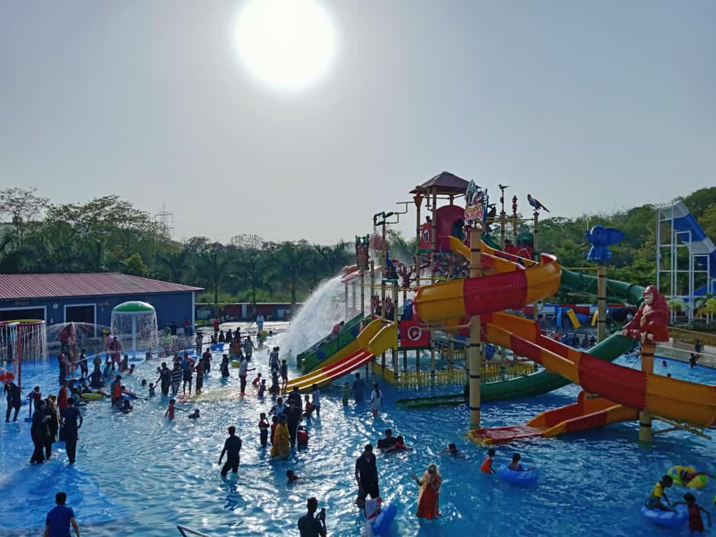 D Star Entertainment Water Park and Resort - Tap to explore photos