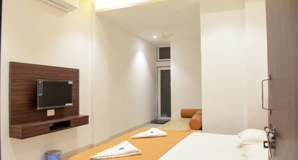 Hotel Shree Narayani, Tuljapur Room Type - Deluxe Room