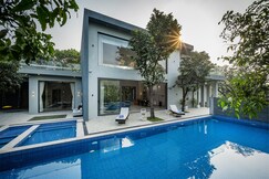 SaffronStays Six Degrees