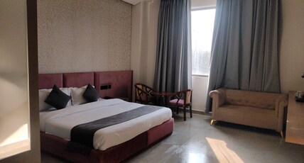 KUMAR'S PALACE Room Type - Premium Room