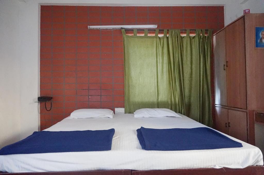 HOTEL MANTHRALAYA - Tap to explore photos