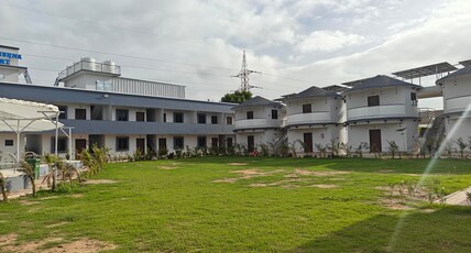 HARI KRISHNA RESORT Room Type - Deluxe Room with Air Conditioning