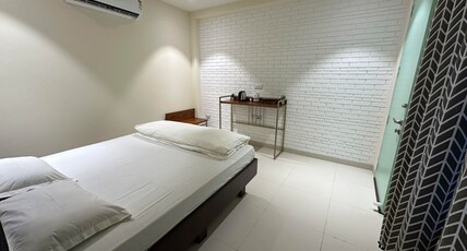 Kiran Banaras Room Type - Deluxe Luxury AC Bedroom
