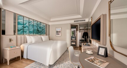 La Siesta Premium Lakeside Room Type - Junior Suite
