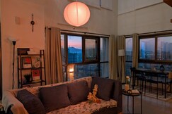LightHouse A Cozy Duplex in the Sky