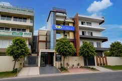 FabHotel Luxora