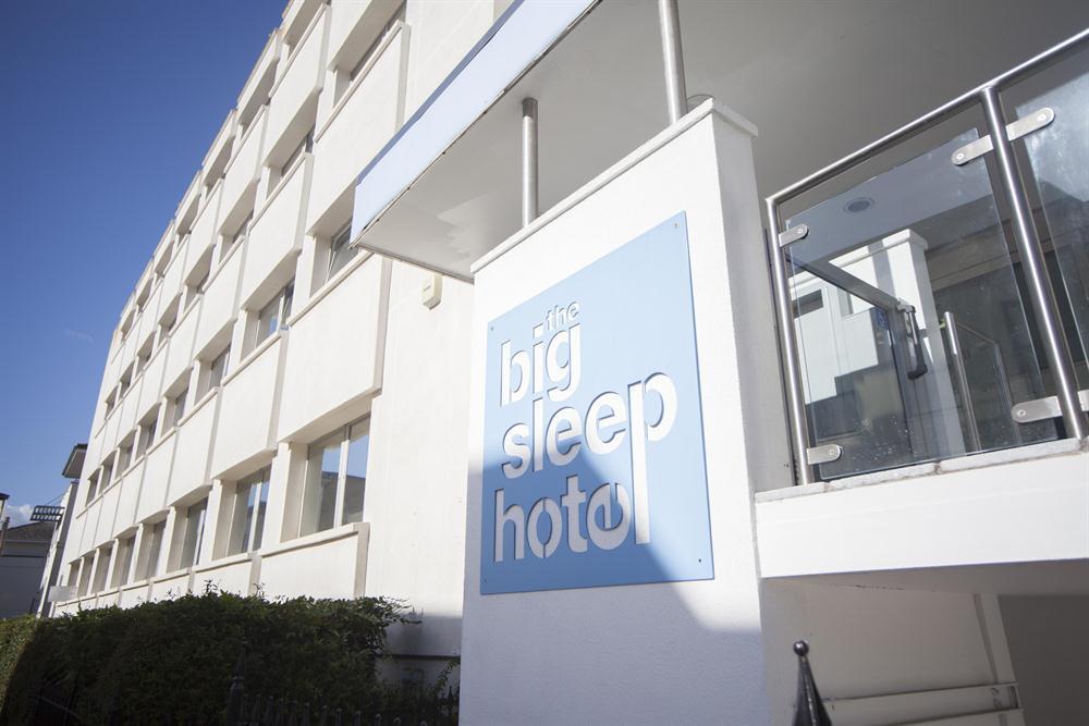 Citrus Hotel Cheltenham by Compass Hospitality - Tap to explore photos