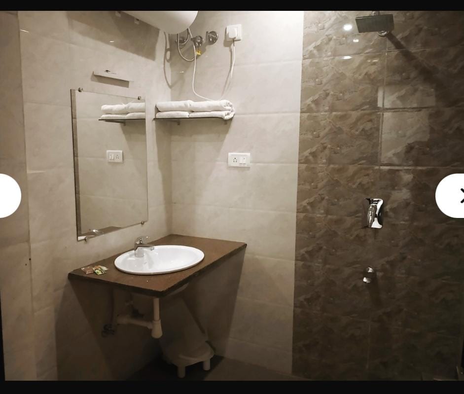 Hotel Suryansh - Tap to explore photos