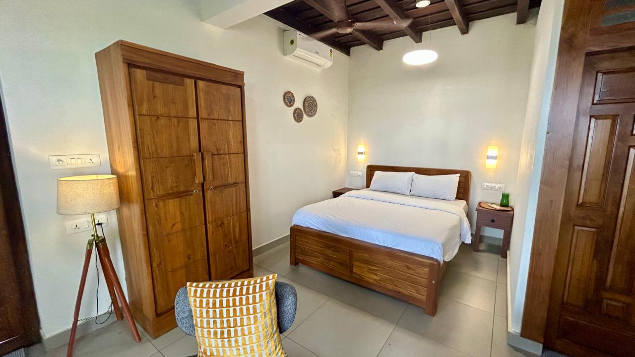 Beachfront & Backwaters 2BHK Villa - Marina B&B - Tap to explore photos