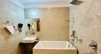 Hotel Tathagat Room Type - Luxury Room with Bathtub