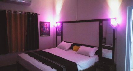 Eastern gate Homestay Room Type - Deluxe AC Room